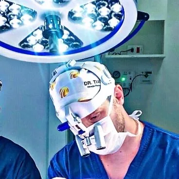 Procedimento de transplante capilar FUE